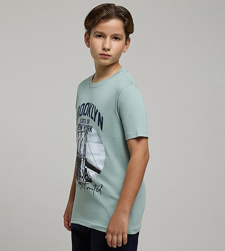 تيشيرت كم قصير بقبة مستديرة وطبعة