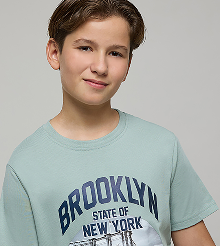 تيشيرت كم قصير بقبة مستديرة وطبعة