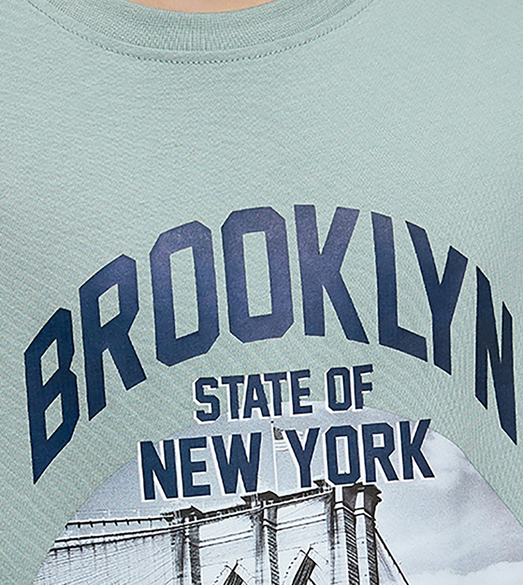 تيشيرت كم قصير بقبة مستديرة وطبعة