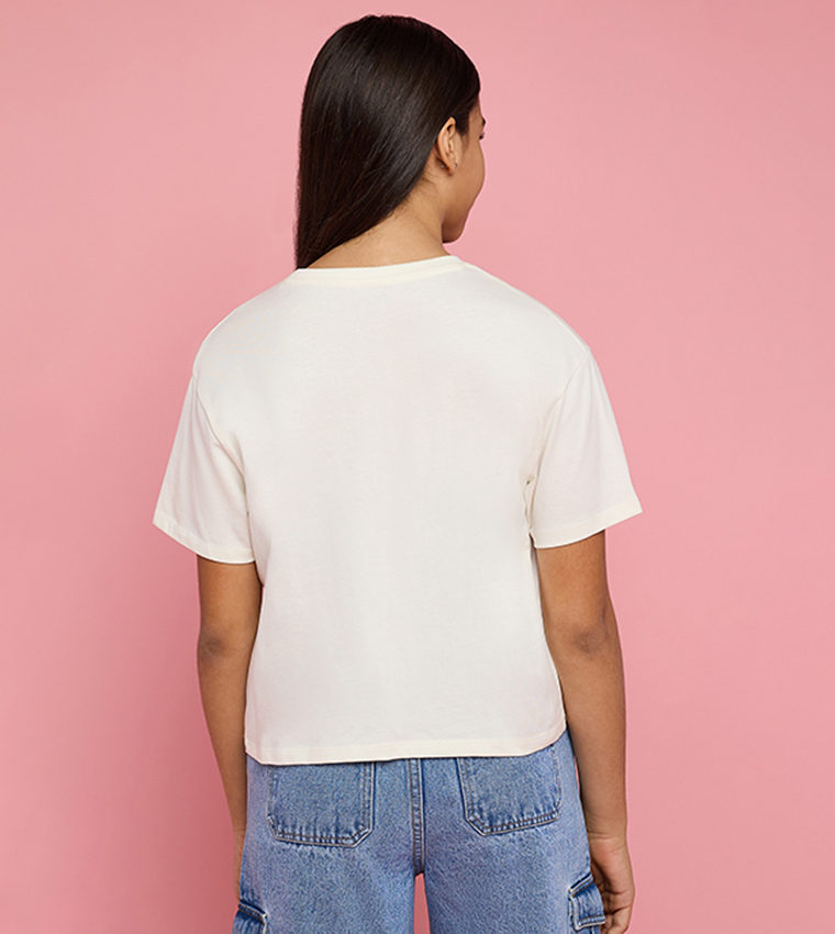 تيشيرت كم قصير بقبة مستديرة بطبعة