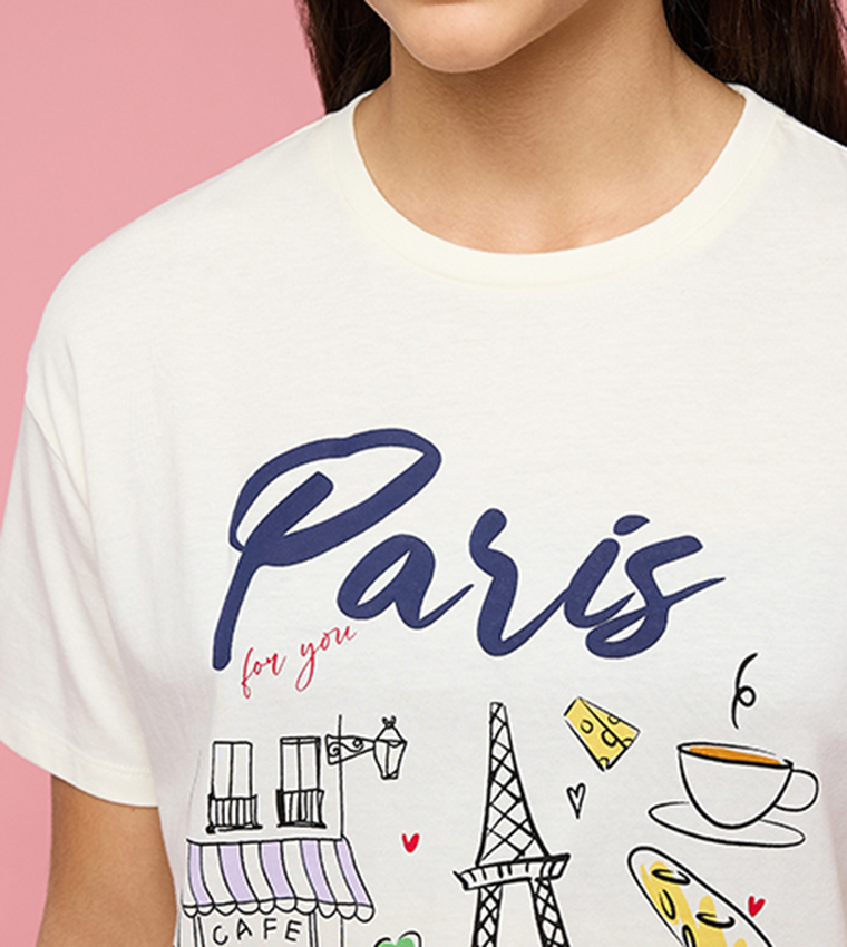 تيشيرت كم قصير بقبة مستديرة بطبعة