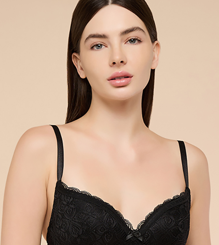 صدرية تيشيرت دانتيل بدون سلك - قطعتين 