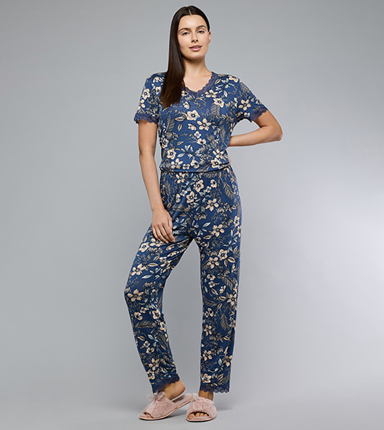 طقم بيداما بطبعة ورد 