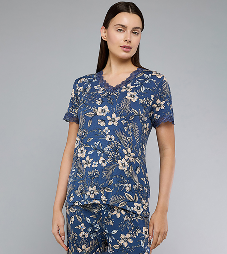 طقم بيداما بطبعة ورد 