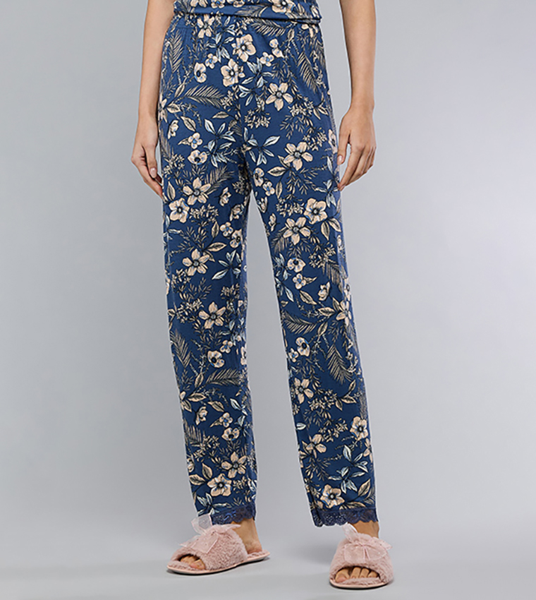 طقم بيداما بطبعة ورد 