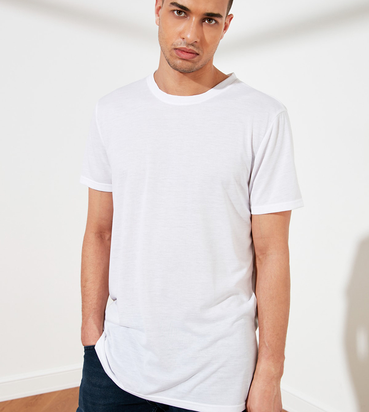 Buy Trendyol Basic Oversize Fit T Shirt In White | 6thStreet Qatar