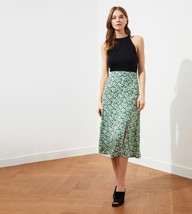 Patterned floral outlet skirt