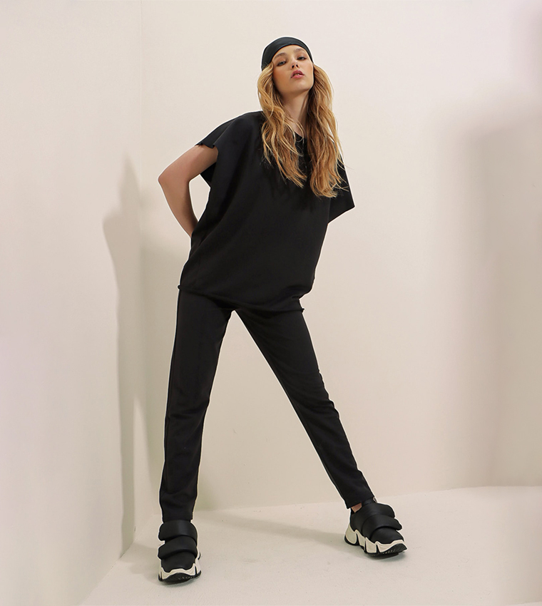 Crew Neck Comfortable Fit Tracksuit Set 