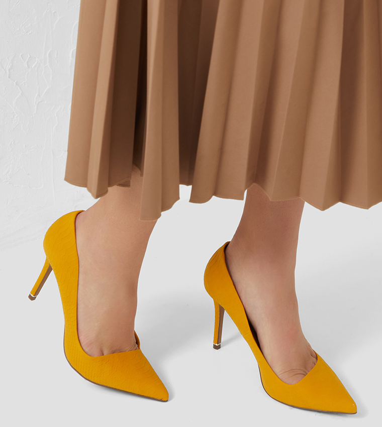 Yellow pumps near on sale me