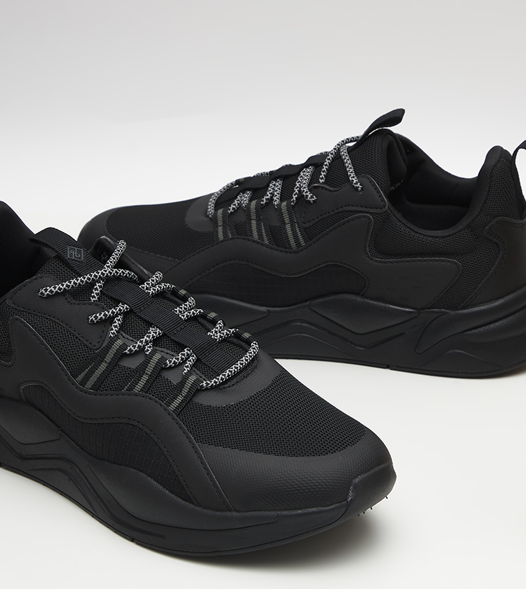 MORRO Lace-Up Sneakers