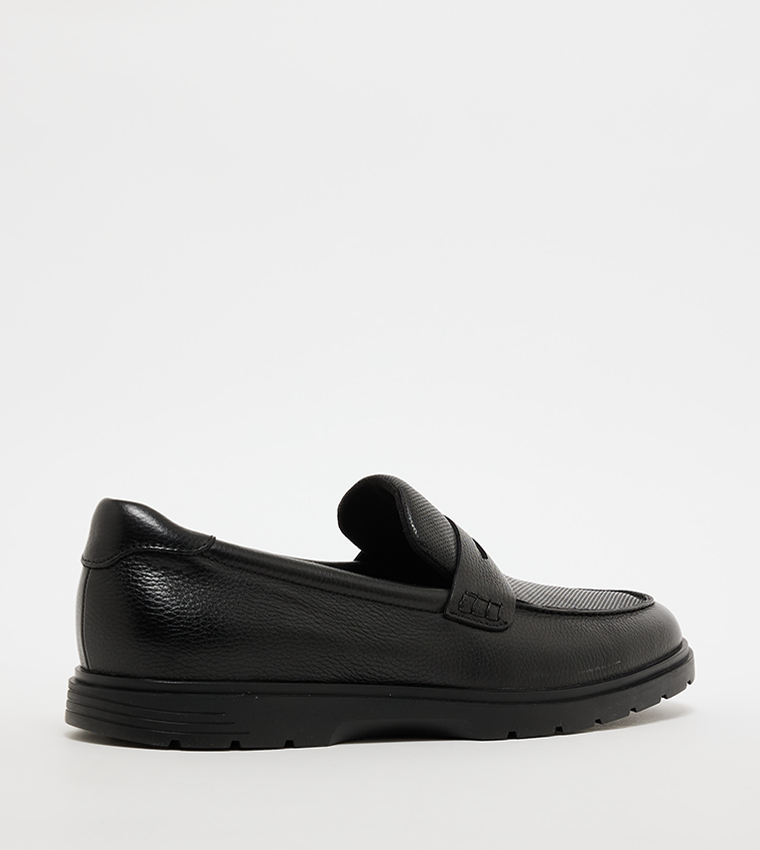 BACARY Textured Loafers