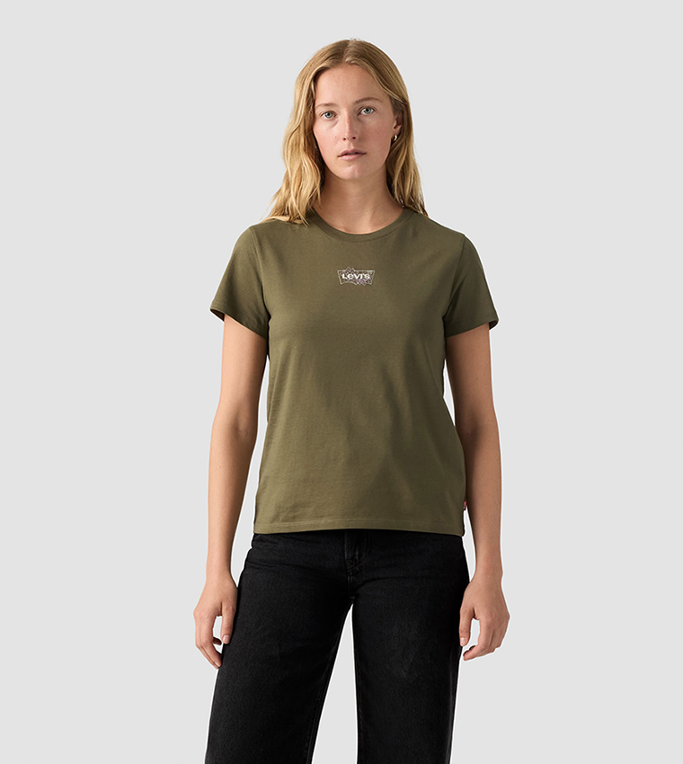 تيشيرت مطرز بشعار كم قصير 