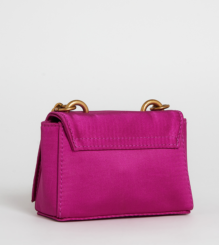 حقيبة كروس بودي بشعار العلامة التجارية 