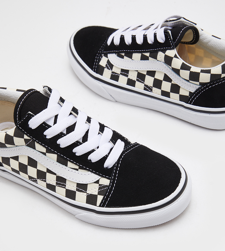 UY Old Skool Low Top Sneakers