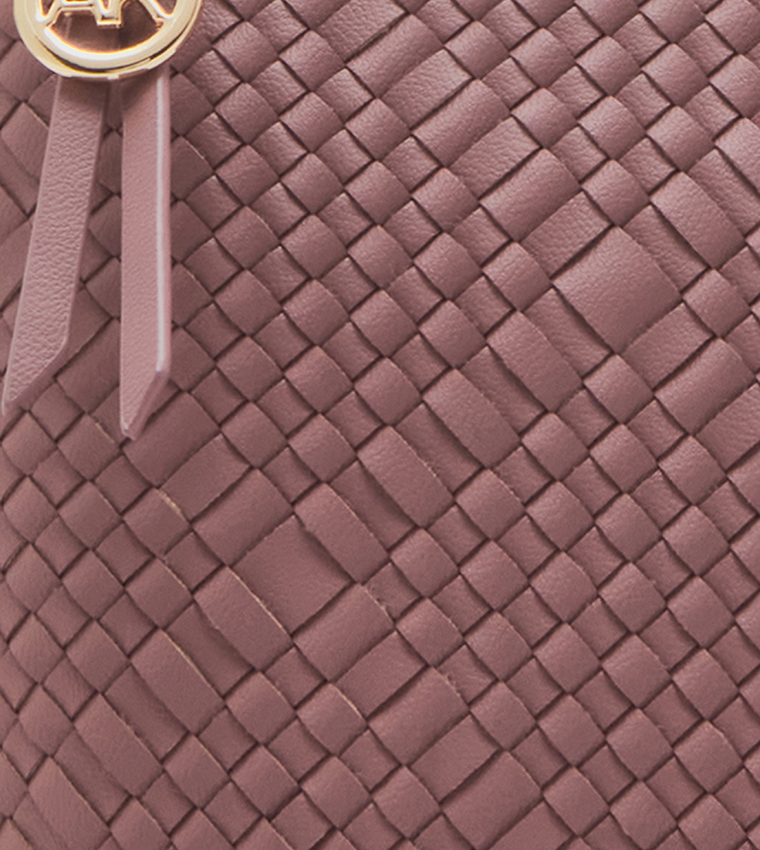 Textured Chain-Link Crossbody Bag