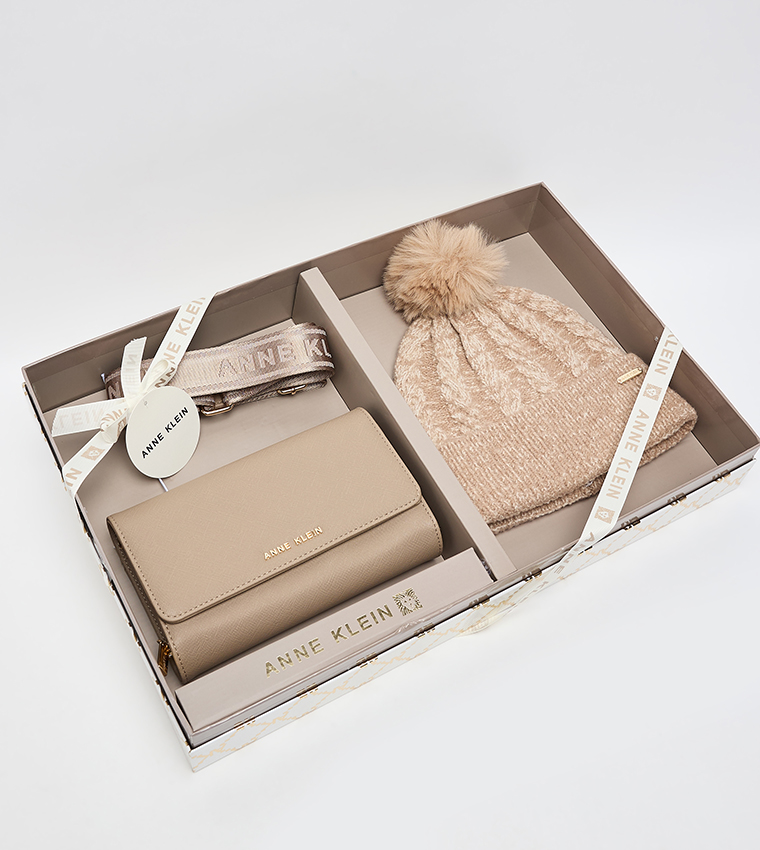 Textured Wallet and Beanie Gift Set