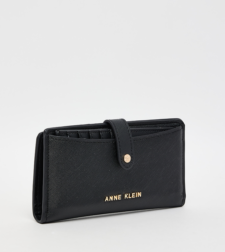 Logo Detail Clutch