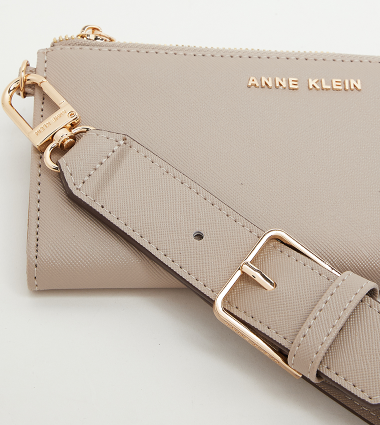 Textured Zippered Wallet