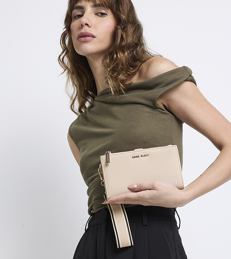 Textured Zippered Wallet