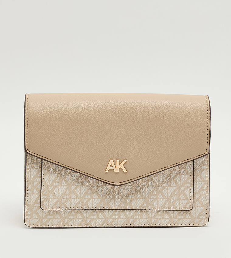 شنطة كروس بادي نسائية بنقشة مونوغرام 