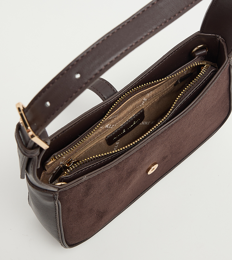 شنطة كتف نسائية بقفل كبس