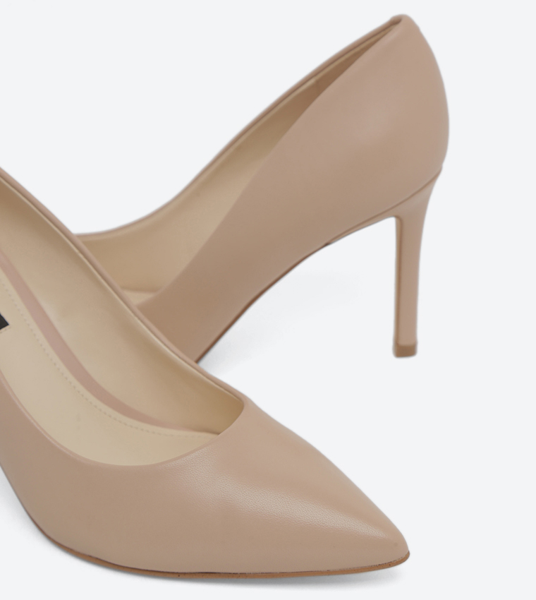 Pointed Toe Pumps - Brown