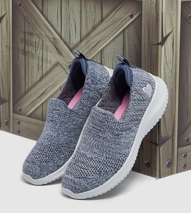 Buy Skechers Sports Shoes Blue In Blue 
