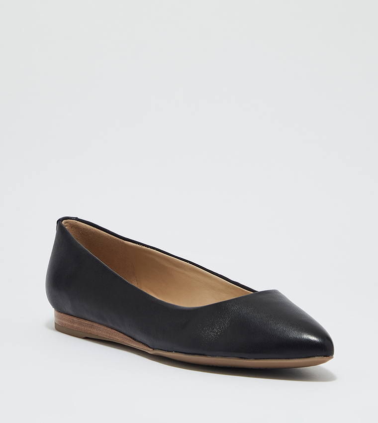 9 west hot sale black flats