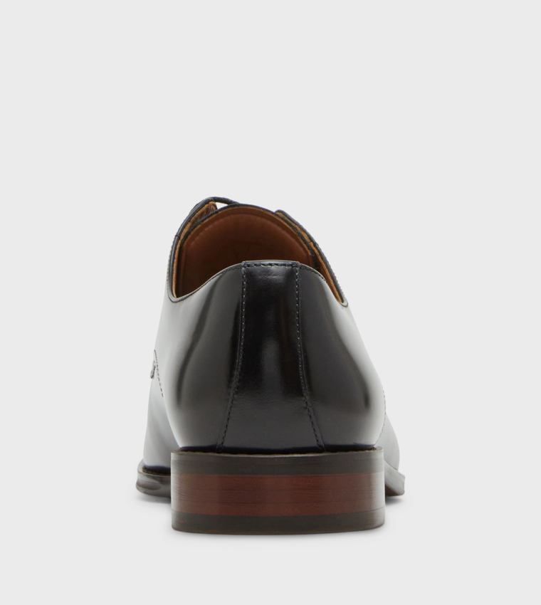 PLOT Lace-Up Derby Shoes