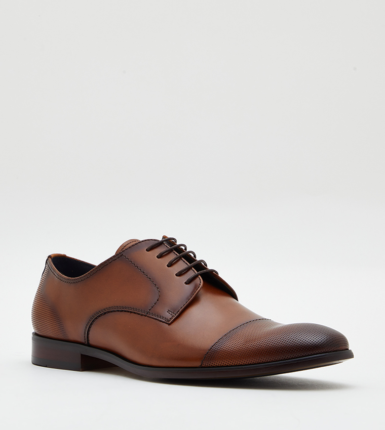 Buy Steve Madden Pasage Almond Toe Oxford Shoes In Brown | 6thStreet ...