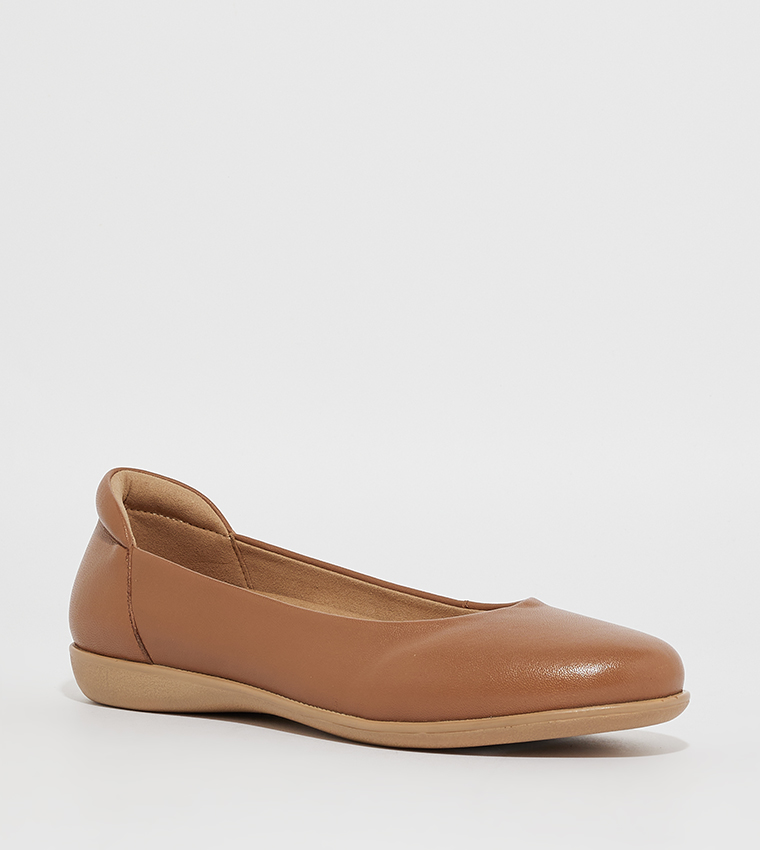 DAISY Textured Round Toe Loafers