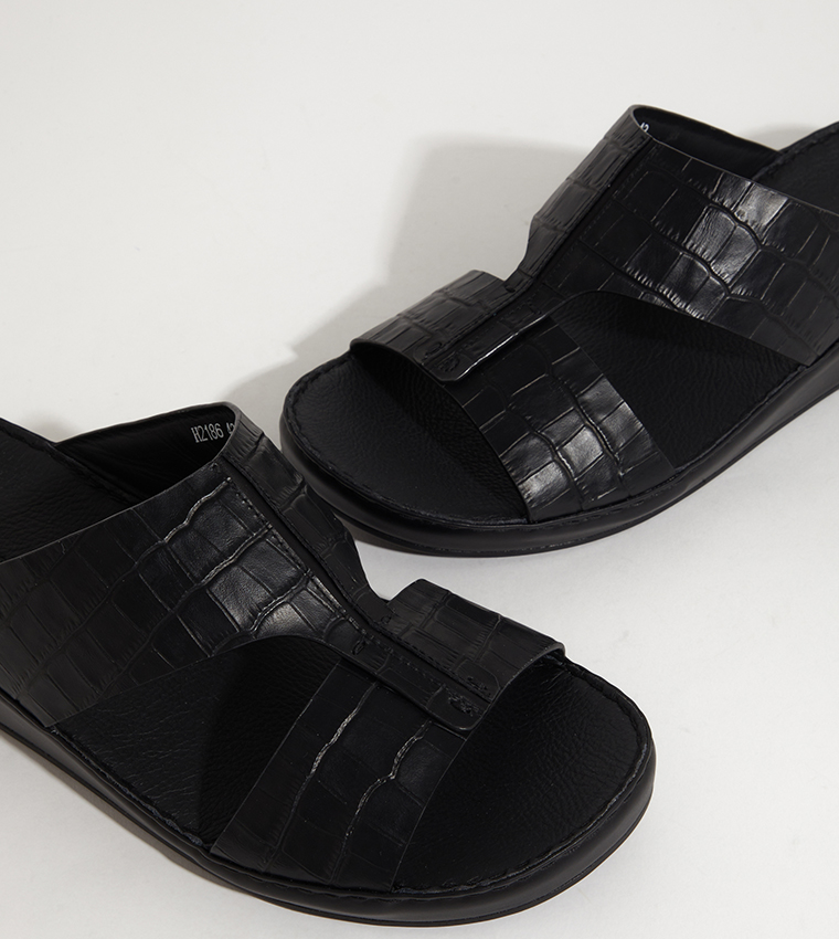 HASSAN Textured Arabic Sandals