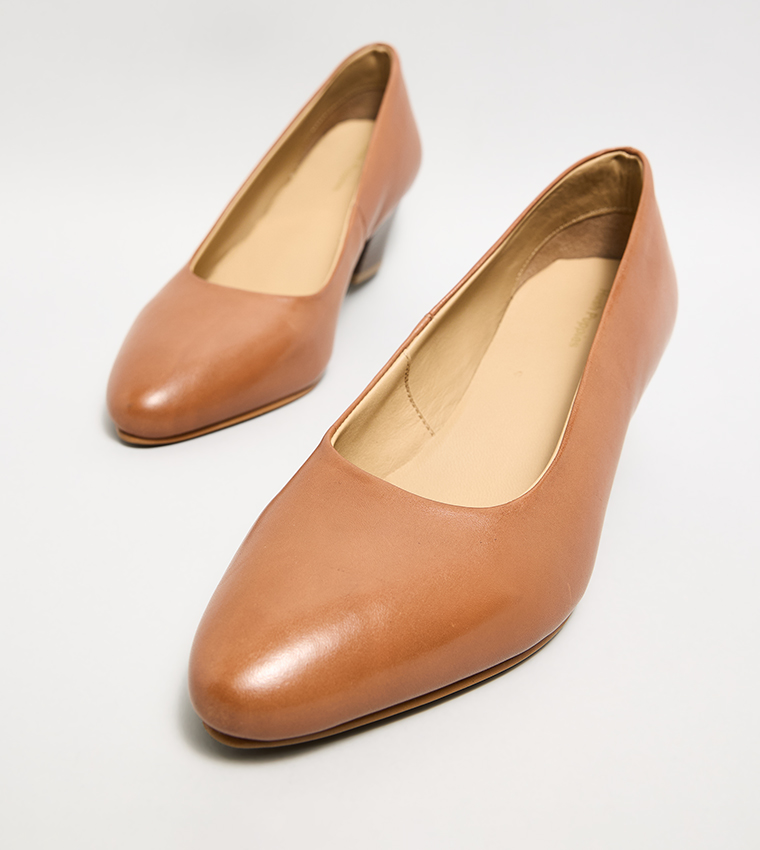 Textured Pointed Toe Pumps