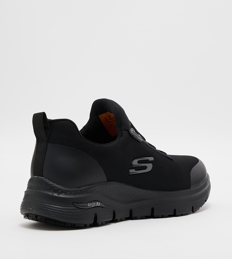 حذاء سليب أون