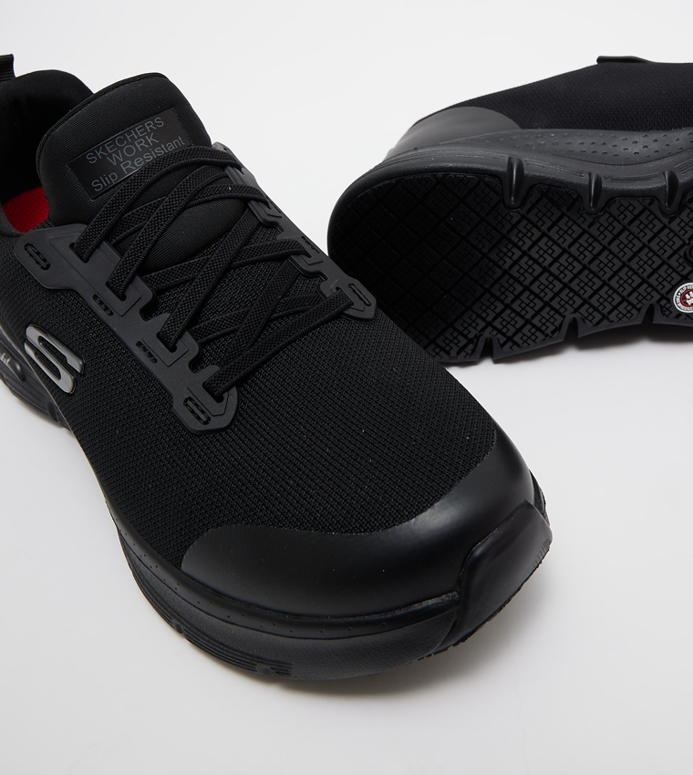 حذاء سليب أون