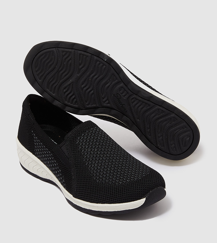 UP-LIFTED Walking Shoes