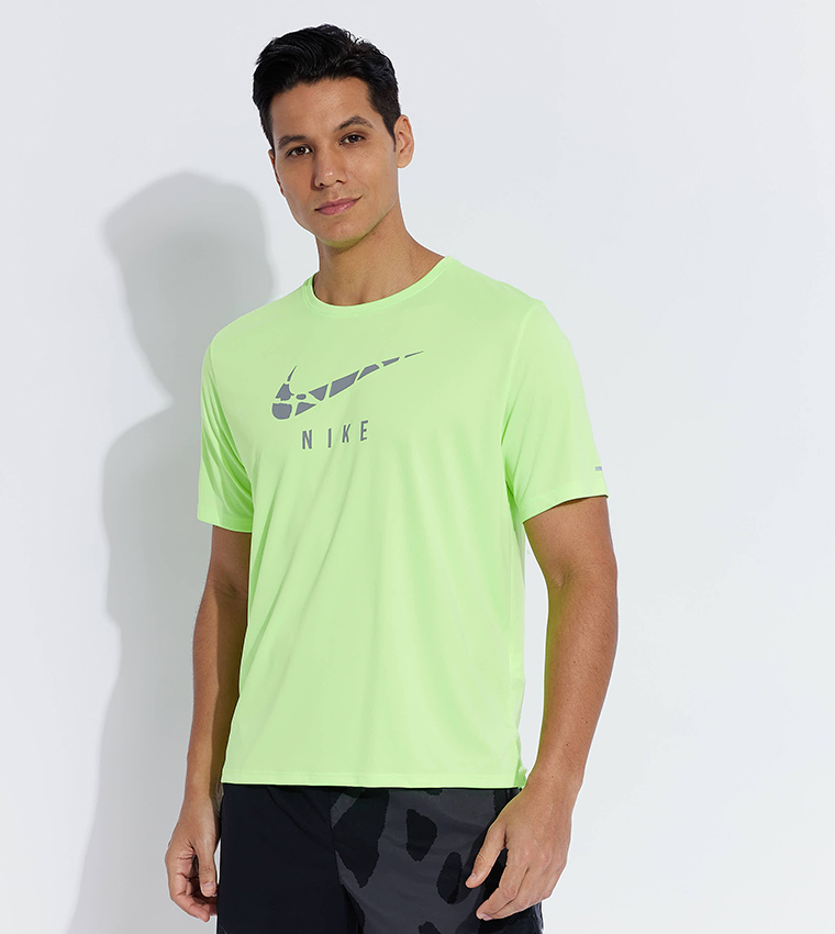 Green nike deals shirts