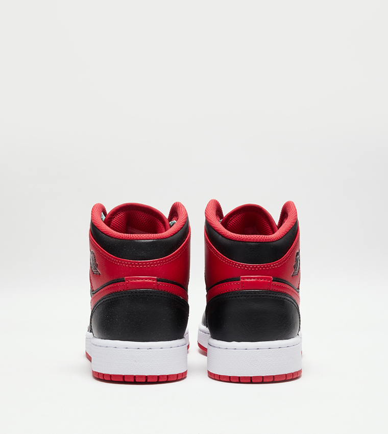 Jordan 1 Mid Top Sneakers