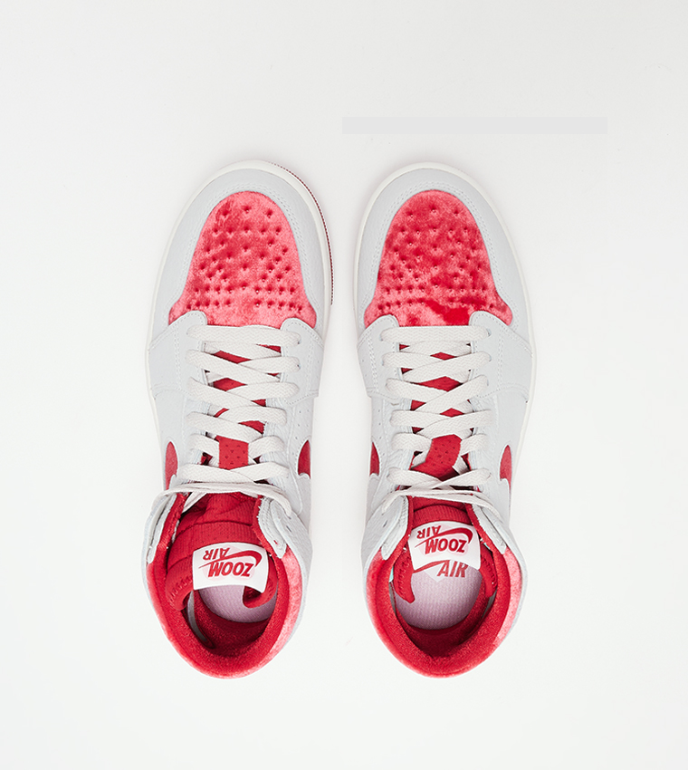 Jordan 1 Zoom Air High Top Sneakers