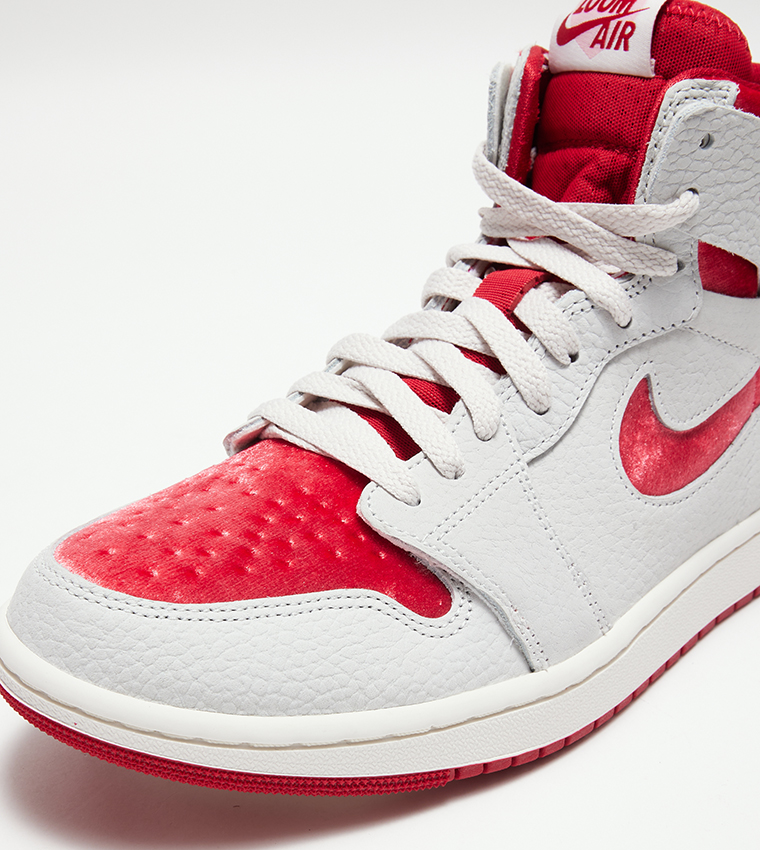 Jordan 1 Zoom Air High Top Sneakers