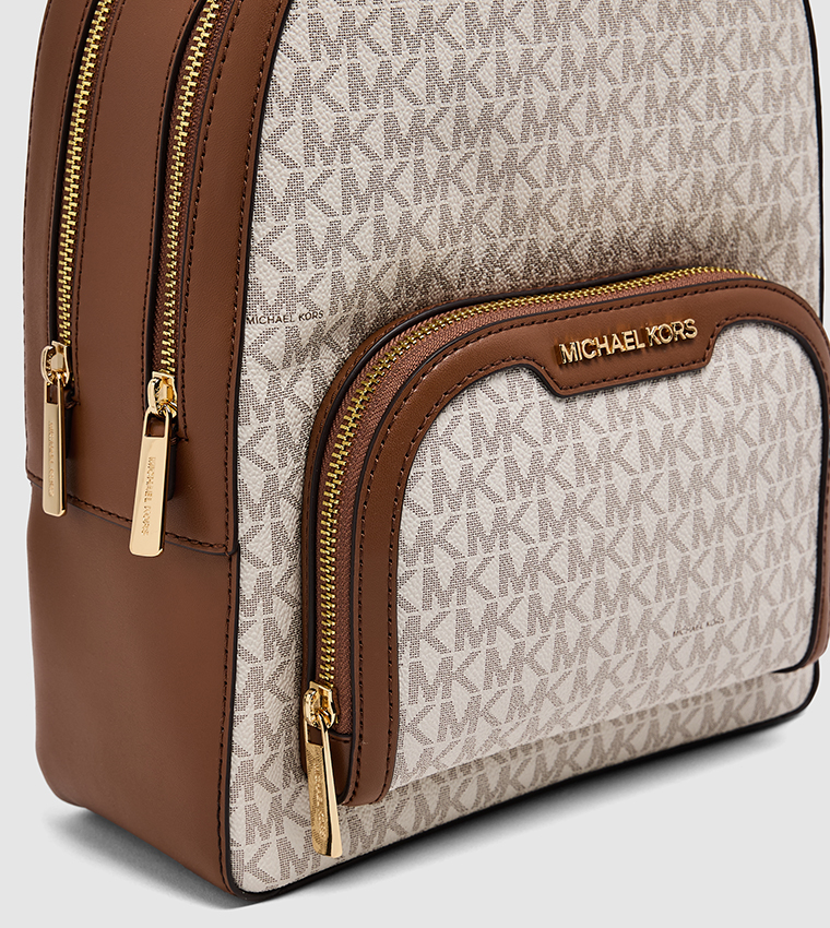 شنطة ظهر جاي سي بجيب أمامي