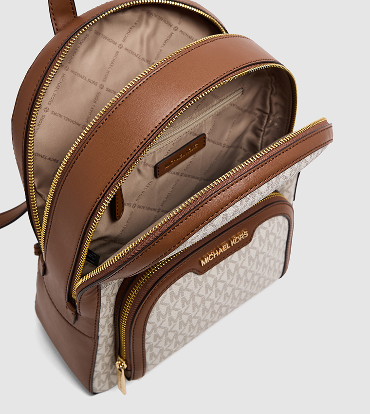 شنطة ظهر جاي سي بجيب أمامي