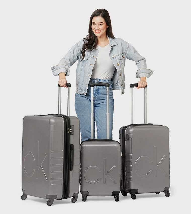 حقيبة بعجلات ميدتاون تور صغيرة منقوشة، 37 سم