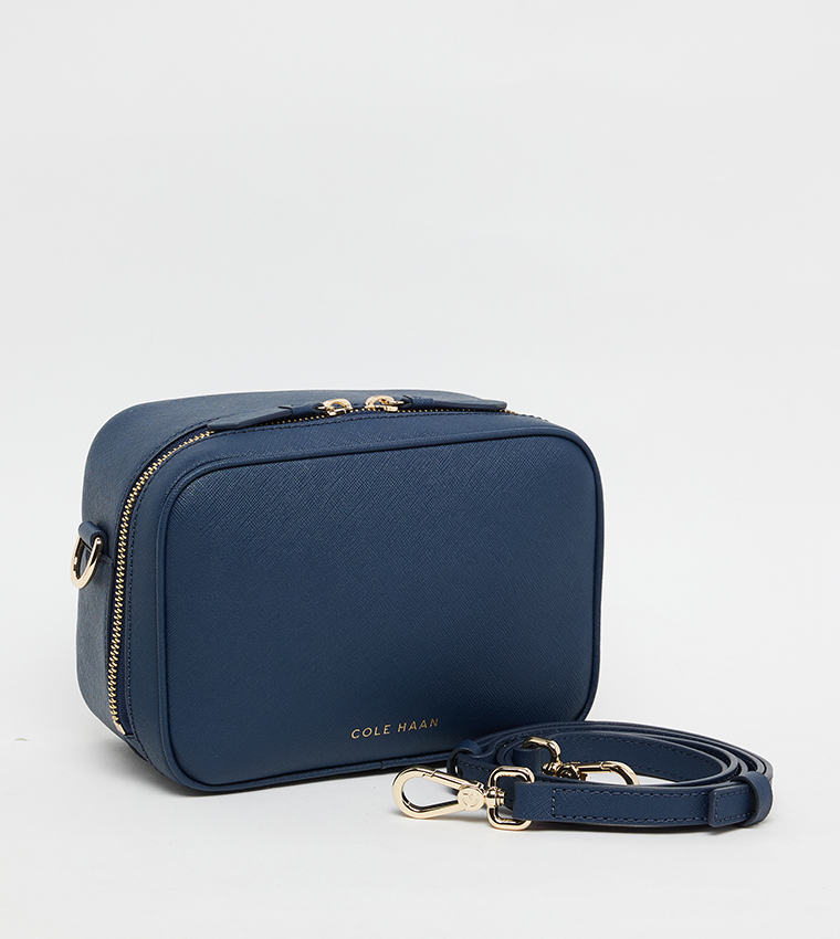 GO ANYWHERE Textured Camera Bag