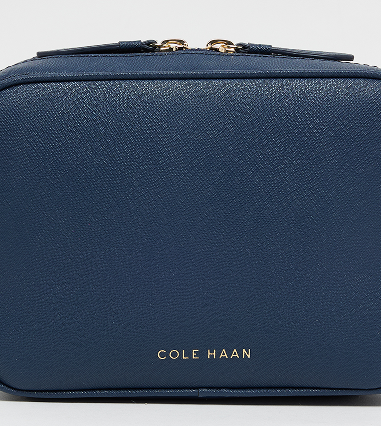 GO ANYWHERE Textured Camera Bag