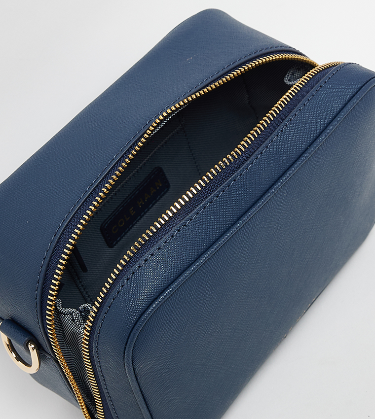 GO ANYWHERE Textured Camera Bag