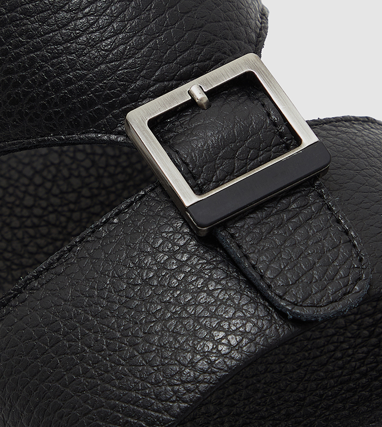 Buckle Detail Arabic Sandals