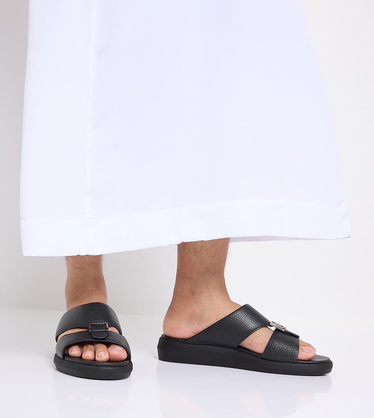 Buckle Detail Arabic Sandals