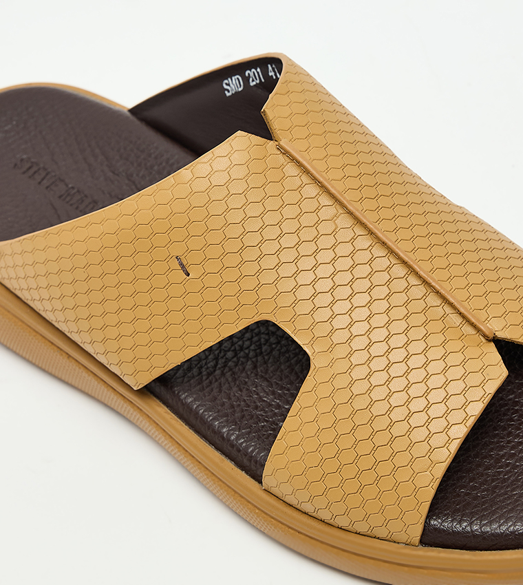 Textured Arabic Sandals