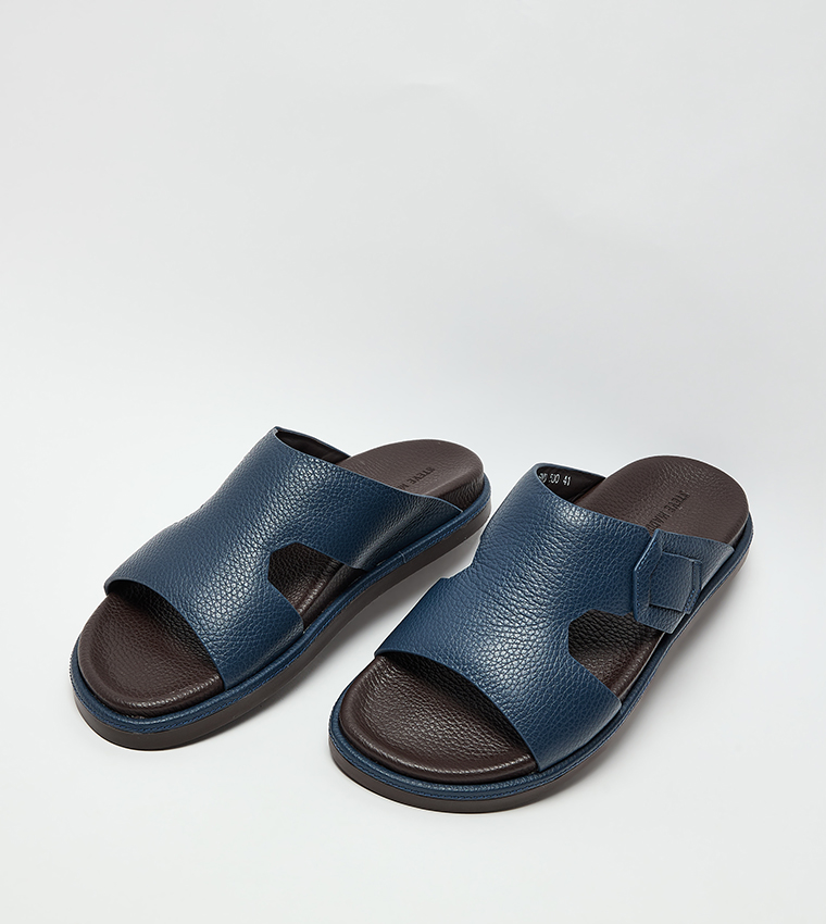 Textured Arabic Sandals